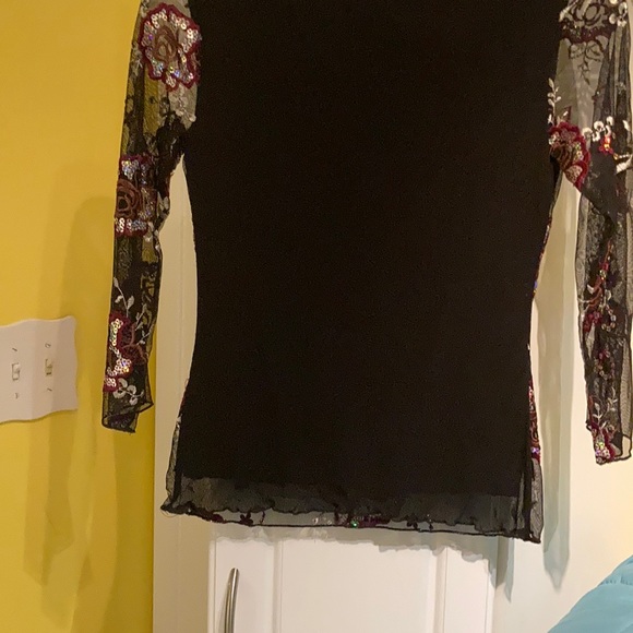 Beautiful blouse small - Picture 5 of 6